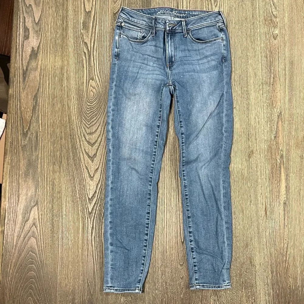 Eddie Bauer Womens Slightly Curvy Skinny Jeans Whisker Medium Wash Blue Size 6